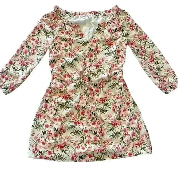 Maison Jules Dresses & Skirts - Maison Jules NWT Floral V-Neck Dress Size 2